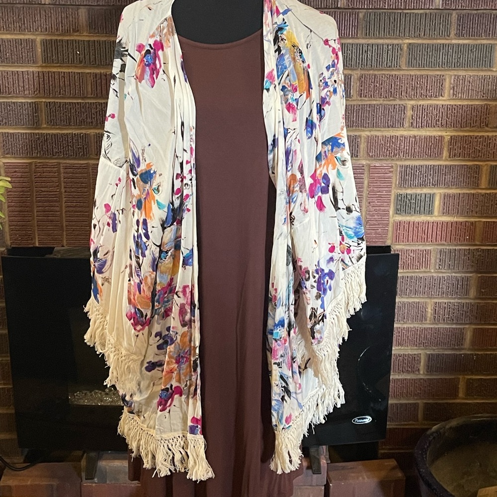 2 dresses 1 vest 1 kimono 4 total pieces one price